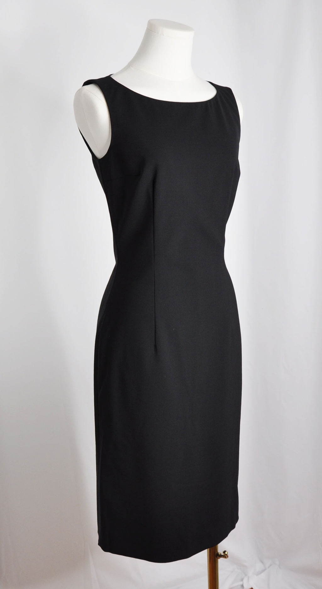 Vintage 2010s Hugo Boss Black Sheath Dress in Excellent Condition - Size 0
