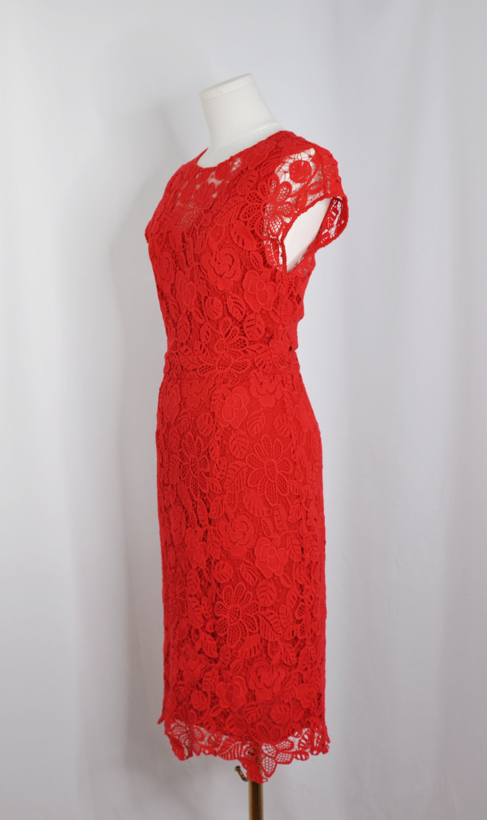 Vintage Massimo Dutti 2010s Red Lace Dress in Excellent condition - Size EU 38/ US 6