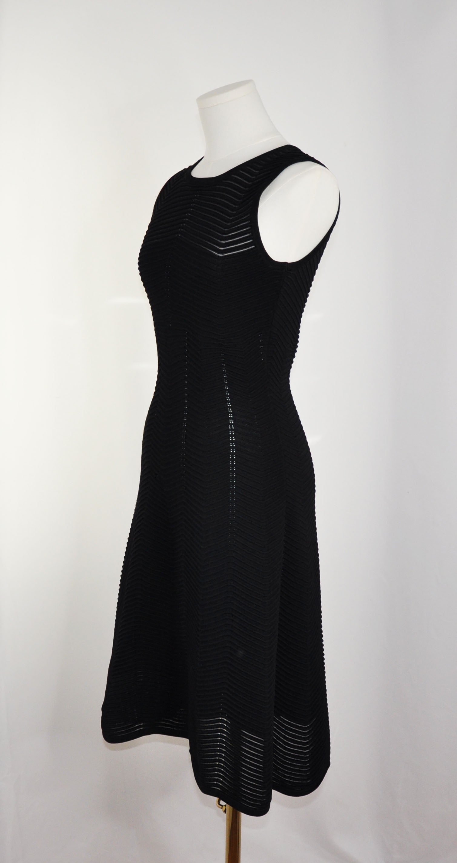 Vintage Marciano 2010s Knit A-line Black Dress in Excellent Condition - Size 1 stretchable