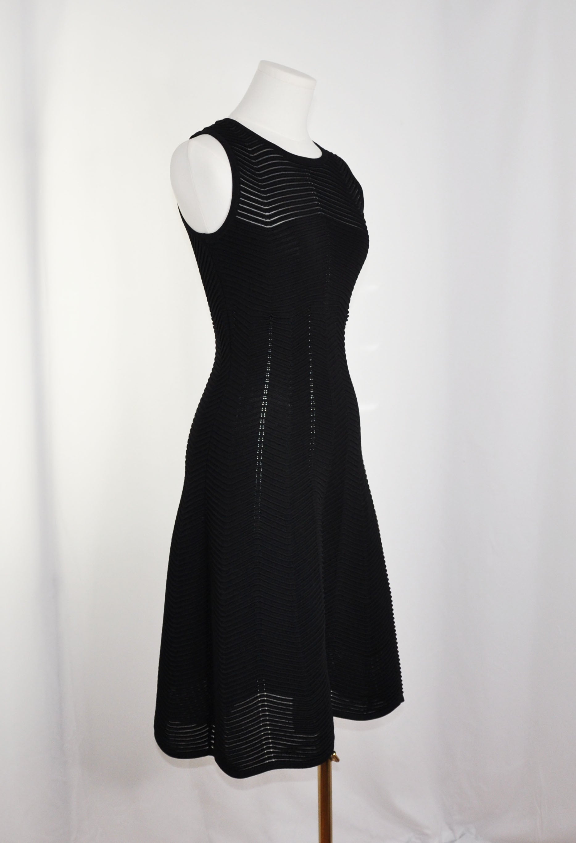 Vintage Marciano 2010s Knit A-line Black Dress in Excellent Condition - Size 1 stretchable