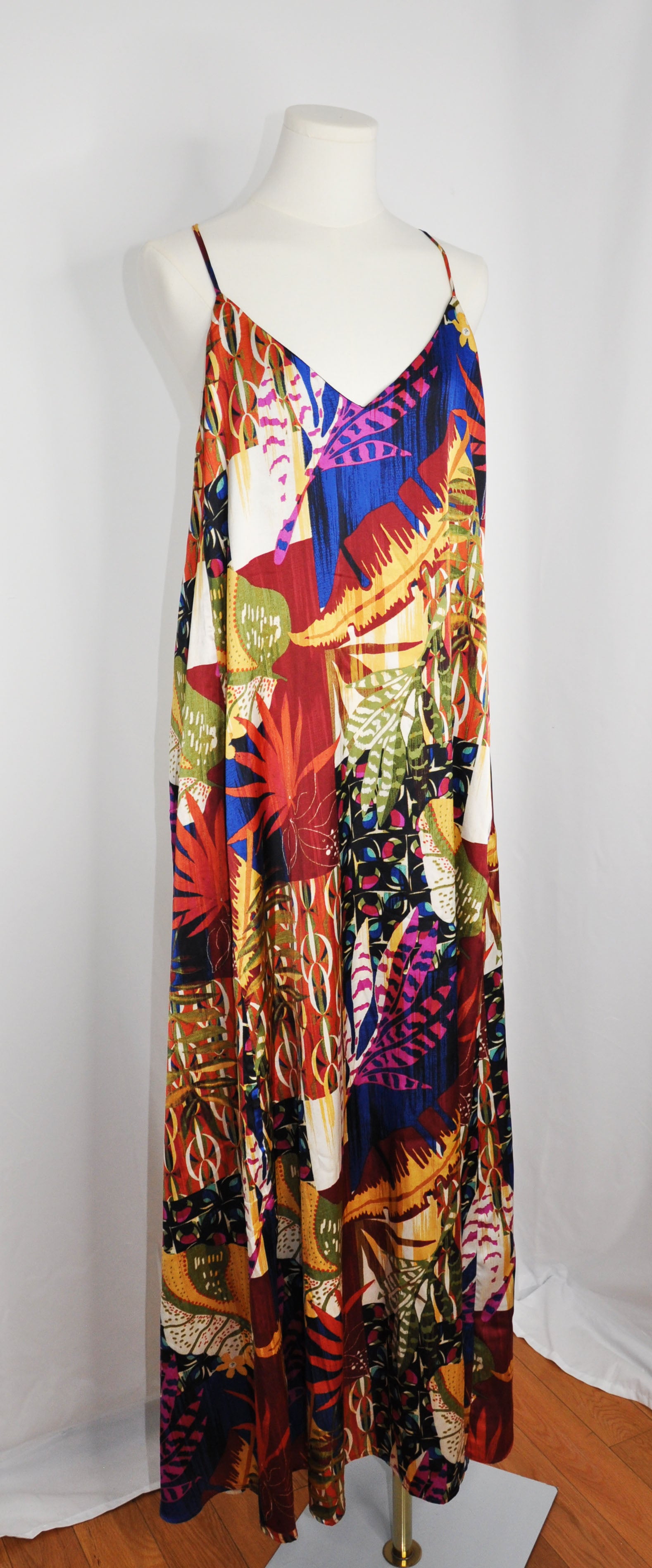 Pre-owned Tahari 2025 Colorful Long Summer Dress in Like-new condition - Size L